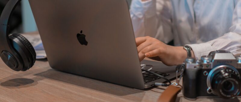 How to Start a Freelance Business in 2026: Step-by-Step Guide